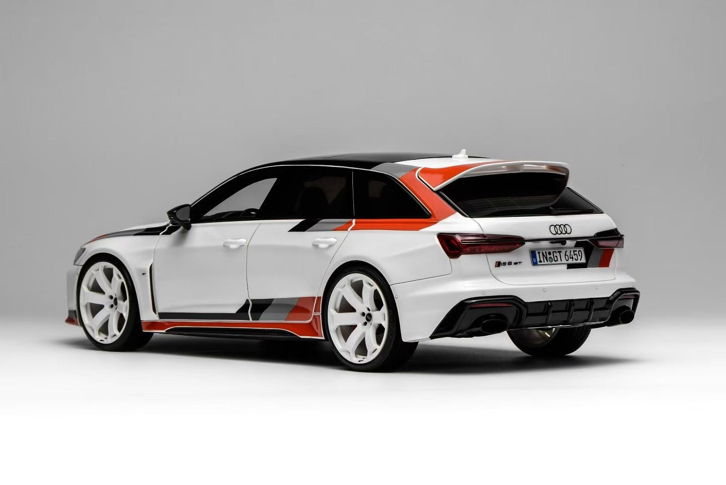 MOTORHELIX 1/18 Audi RS6 Avant GT Simulation Model Car