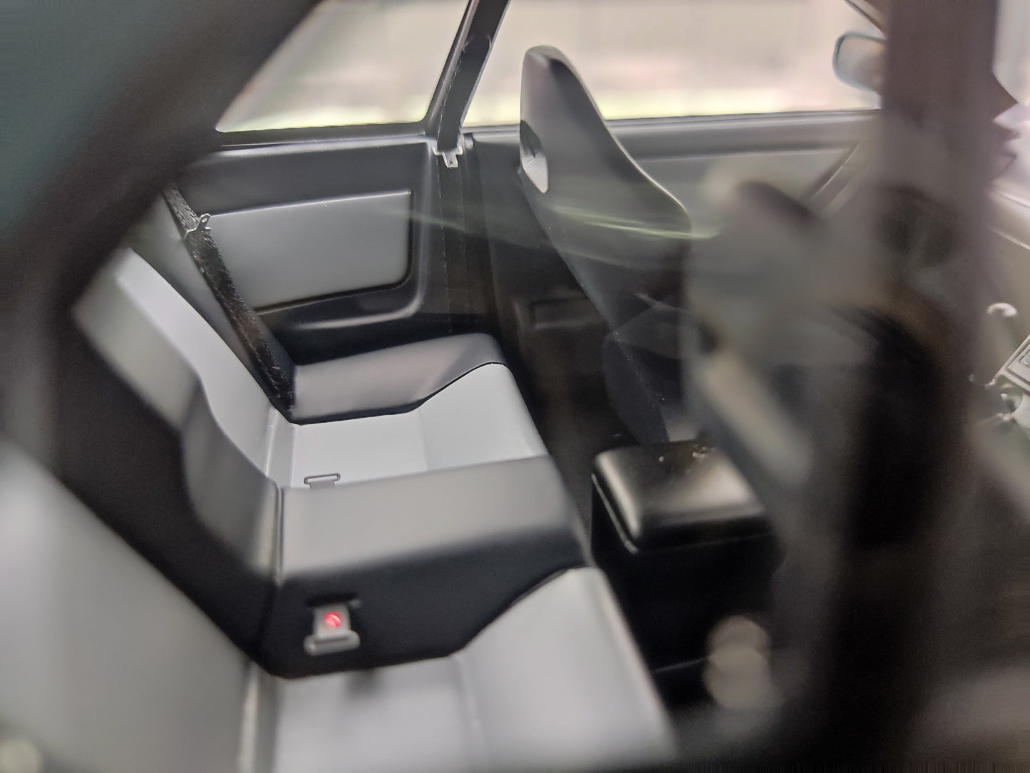 MOTORHELIX 1/18 Nissan Skyline GT-R (R32) Customized Version Midnight Green MH324