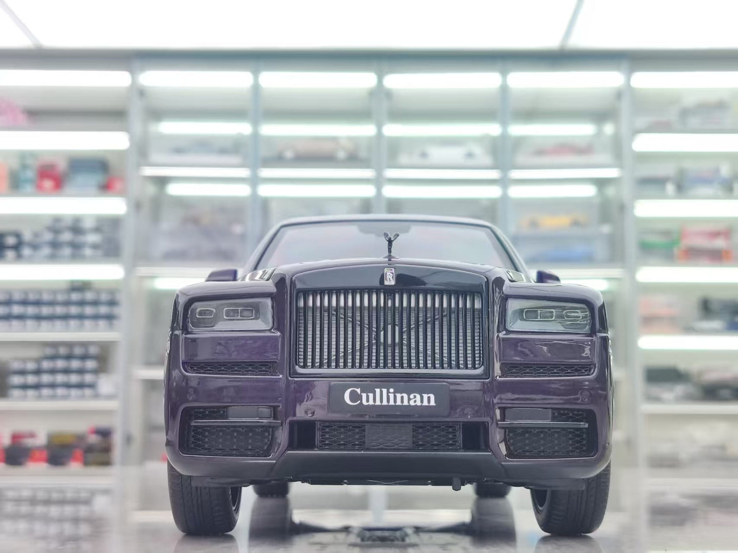ZP 1/18 Rolls-Royce Cullinan BB Fishing Seat Edition, Leather Suitcase Version, Metallic Purple ZP111