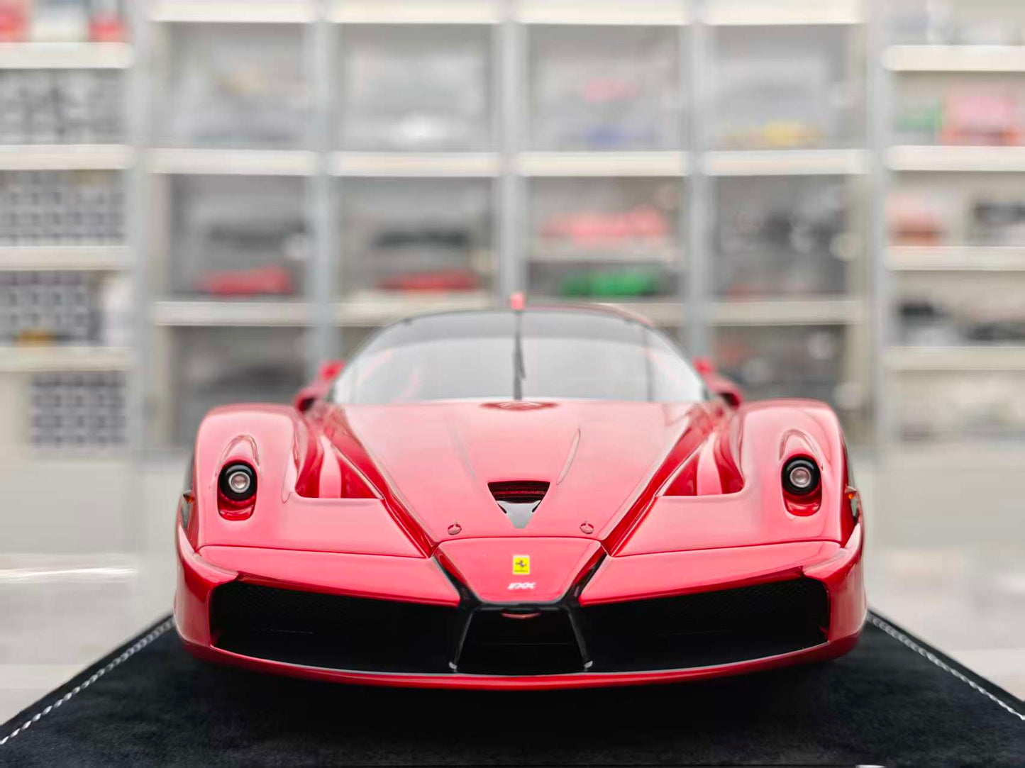 HH Model 1/18 Ferrari FXX Volcano Red HH547