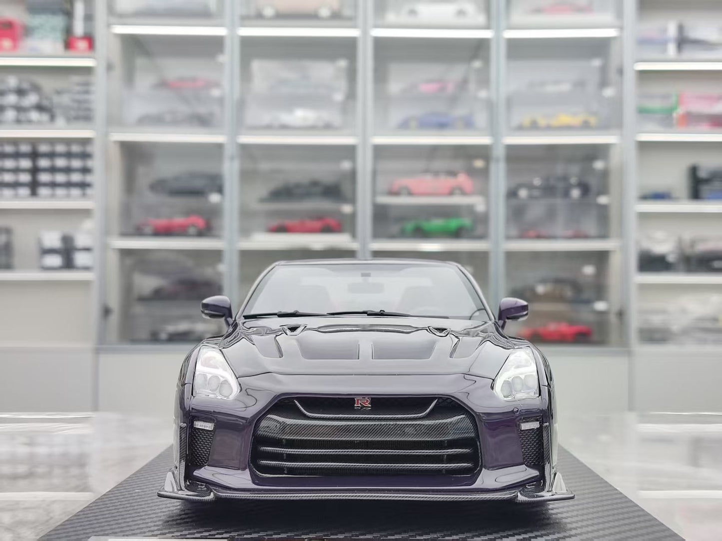 ONE MODEL 1/18 Nissan GTR R35 Midnight Purple ON064