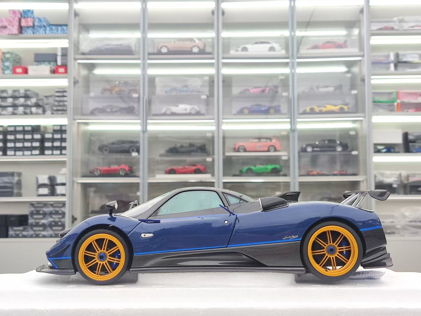 Almost Real 1/18 Pagani Zonda Tricolore Blue Carbon 850620001