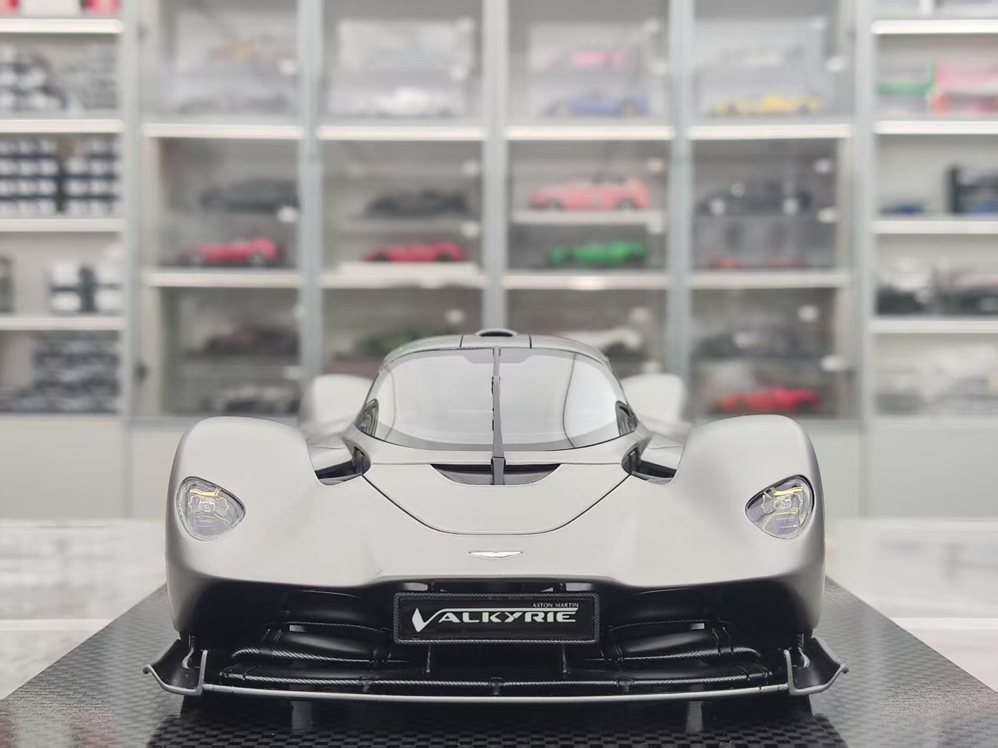 FRONTIART 1/18 Aston Martin Valkyrie Silver FA182