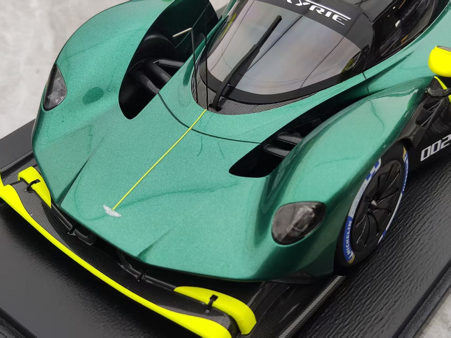 Spark 1/18 Aston Martin Valkyrie AMR Pro 2022 Green 18S943