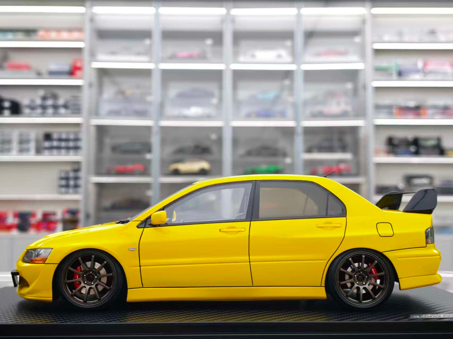 IG 1/18 Mitsubishi EVO MR Yellow IG3837