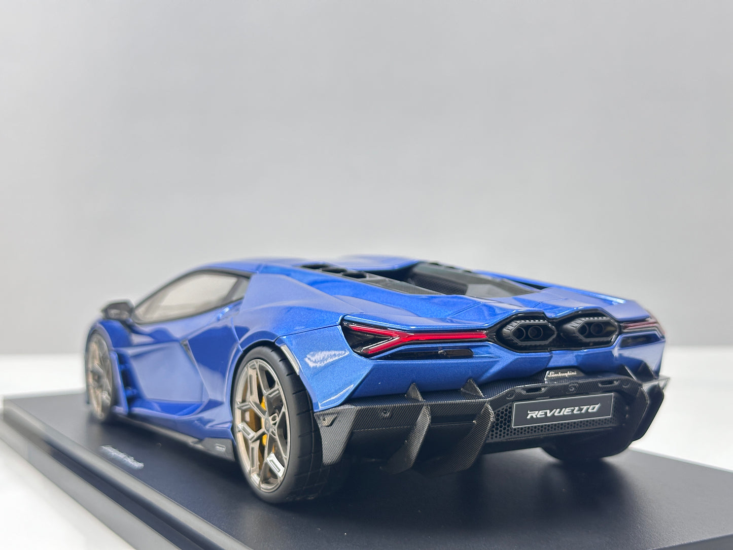 Topspeed 1/18 Lamborghini Revuelto Blue TS0619