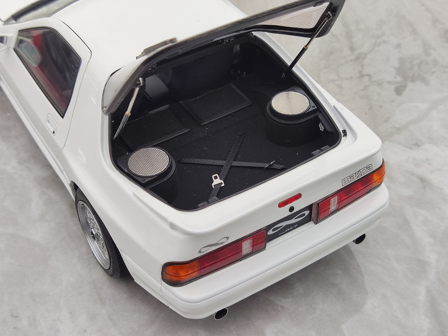 TopArt Collection 1/18 Mazda RX7 FC3S 1989 White Silver Wheels TA007