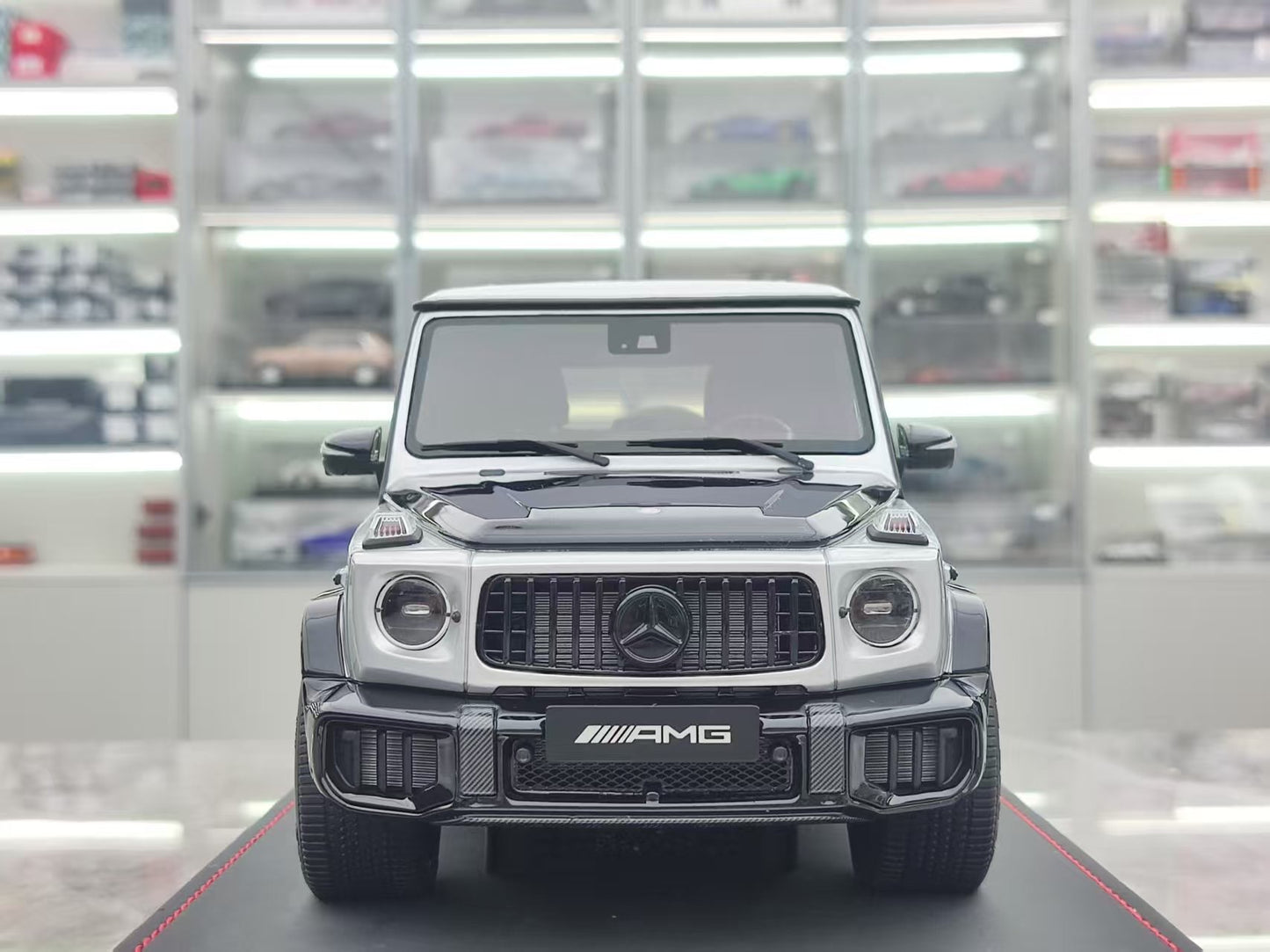 BBA MODEL 1/18 Mercedes-Benz G63 AMG Starlight Painted Model Car BBA028