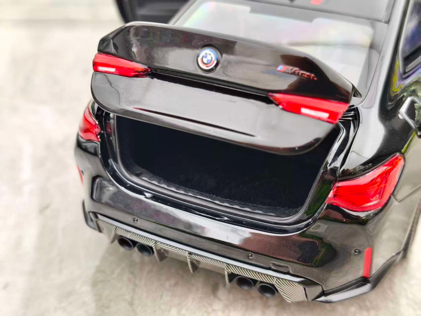 MINICHAMPS 1/18 BMW M4 CSL, Black, Alloy, Fully Open, 110023021