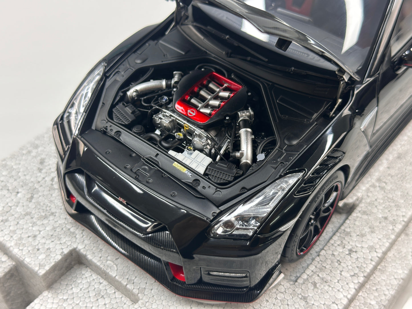 MOTORHELIX 1/18 Nissan GT-R NISMO (R35) Special Edition 2022 – Meteor Flake Black (MH379)
