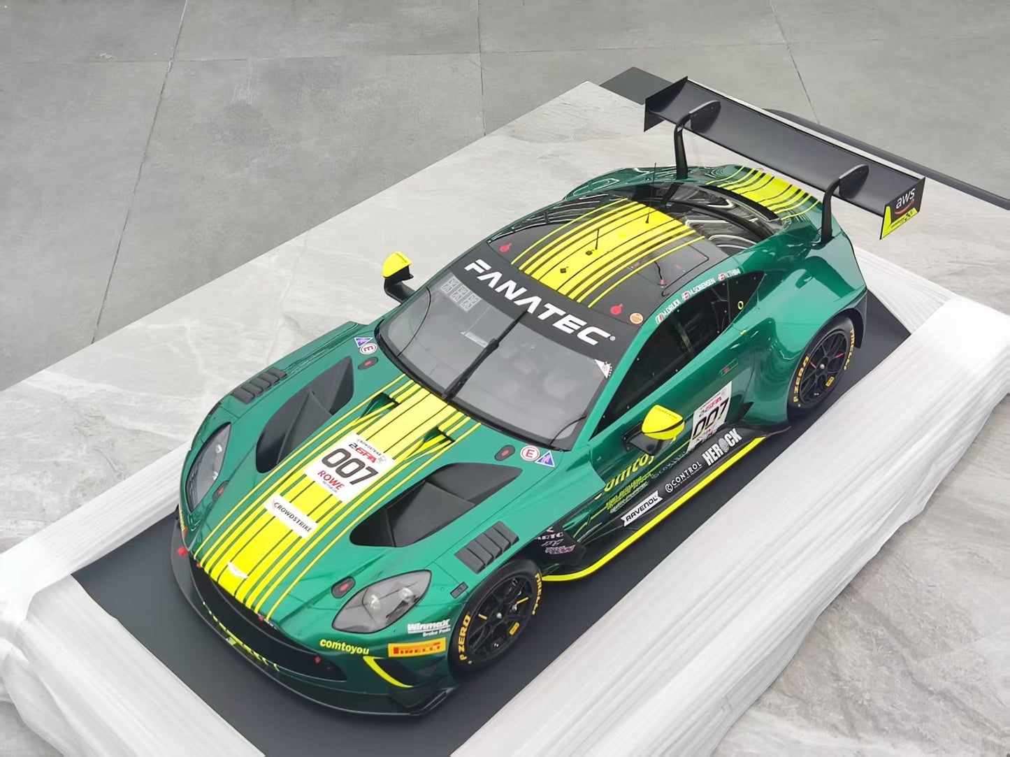 SPARK 1/8 Aston Martin GT3 Winner SPA Green 08SP258
