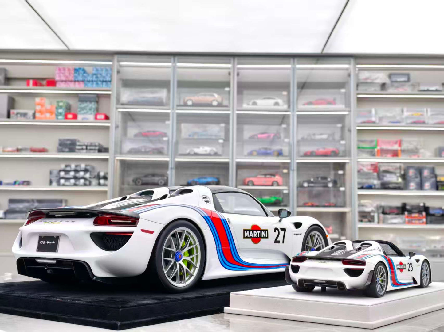 HH Model 1/8 Porsche 918 Spyder Martini HH523