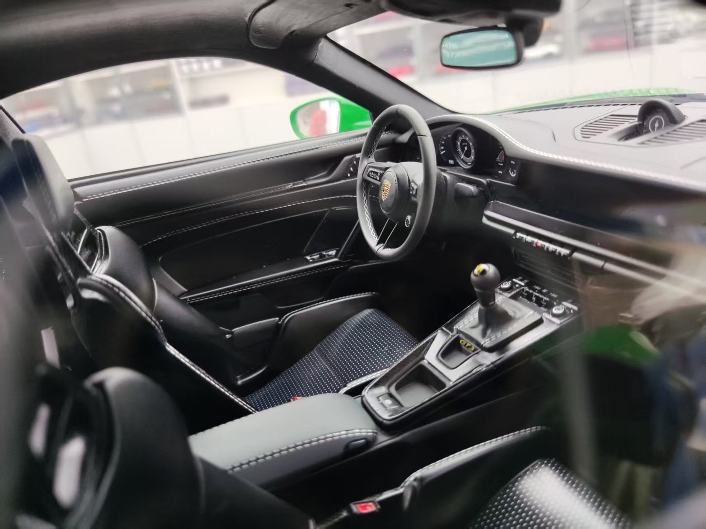 GT Spirit 1/8 Porsche 911 [992] GT3 Green GTS801601