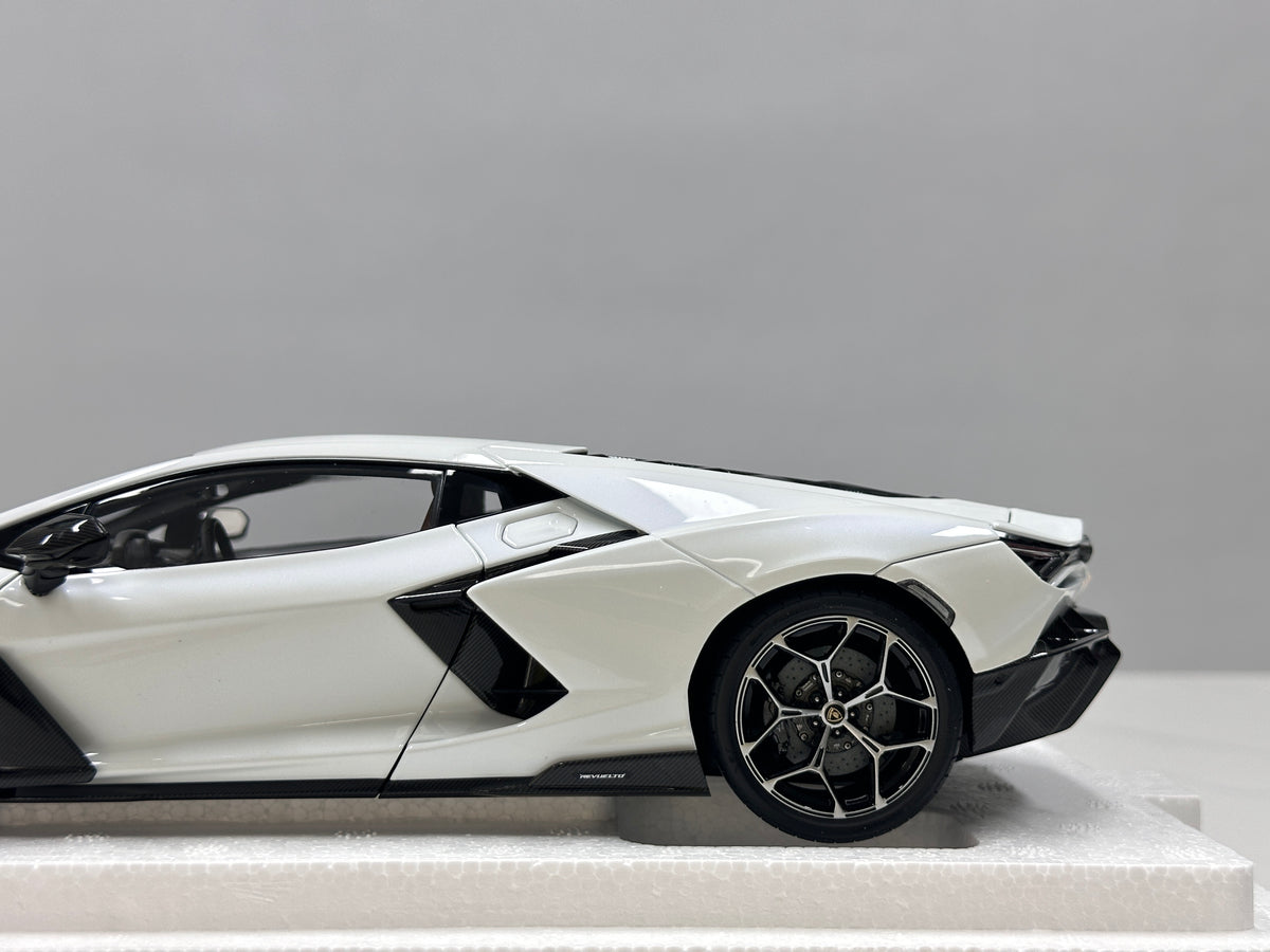 LCD 1/18 Lamborghini Revuelto – Die-cast Model with Fully Opening Parts – White (LCD18026-WH)