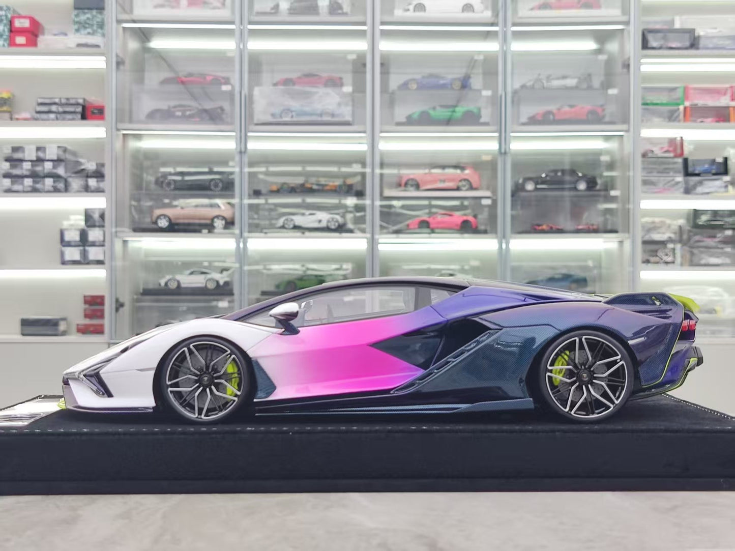 HH Model 1/18 Lamborghini Sian FKP 37 White Purple Gradient HH496