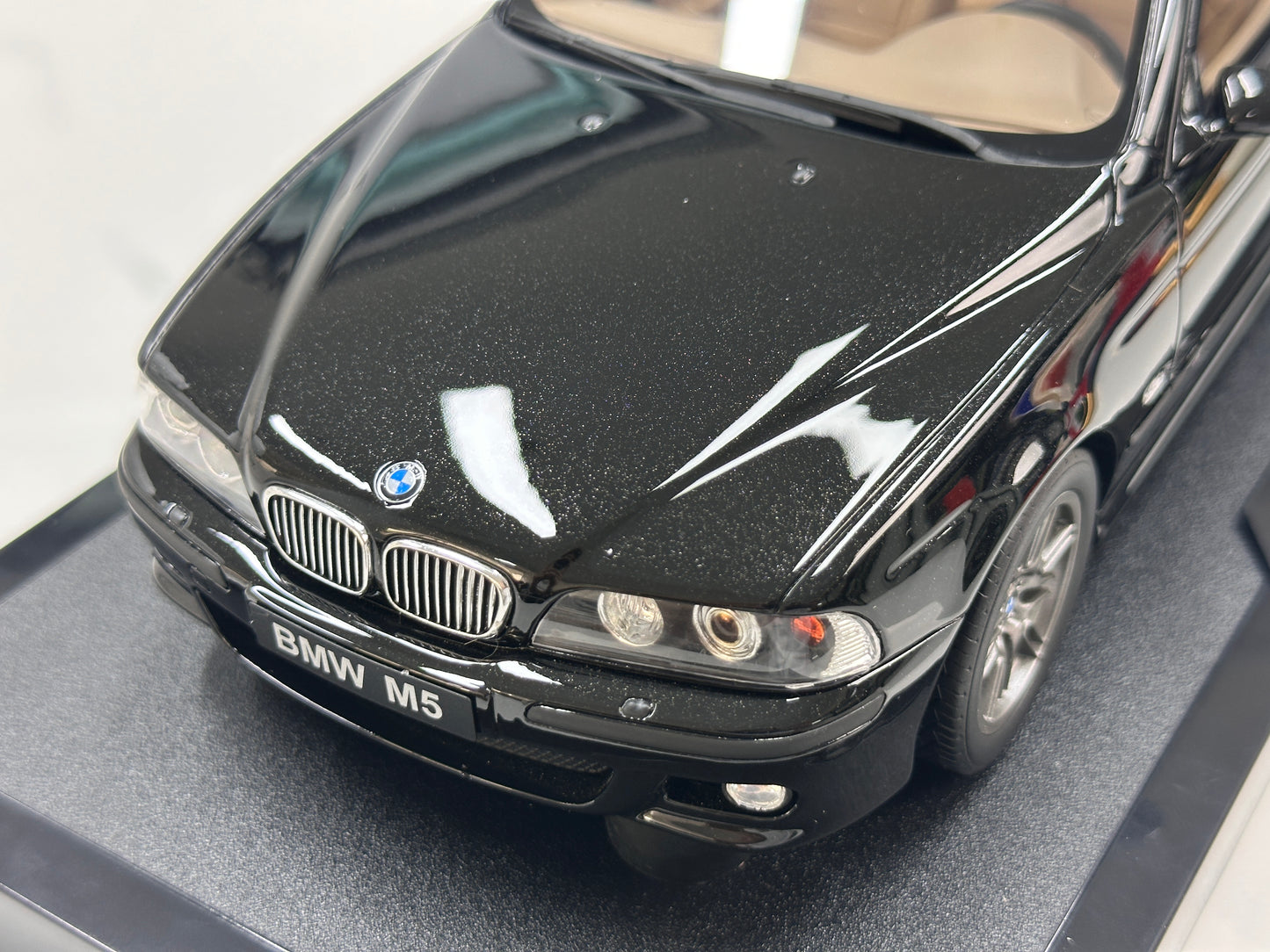 OTTO 1/18 BMW E39 M5 – Avus Blue Metallic (OT1338)