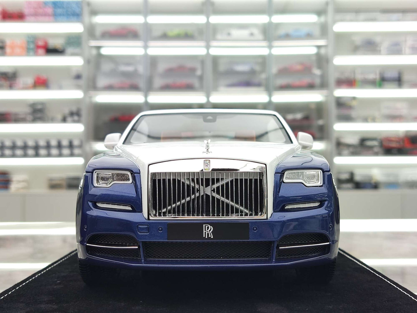 HH Model 1/18 Rolls-Royce Dawn (Electric Blue/Pearl White) HH425
