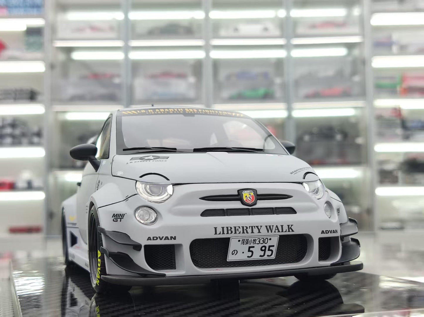 VIP 1/18 Abbas 595 Combat Gray VIP180