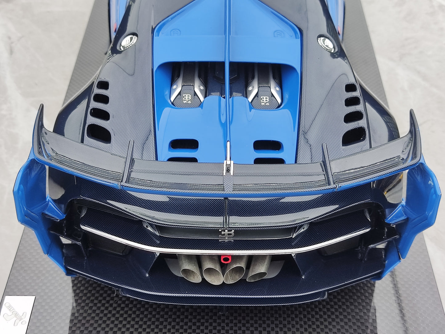 RUNNER 1/12 Bugatti Vision Gran Turismo Blue RNR021