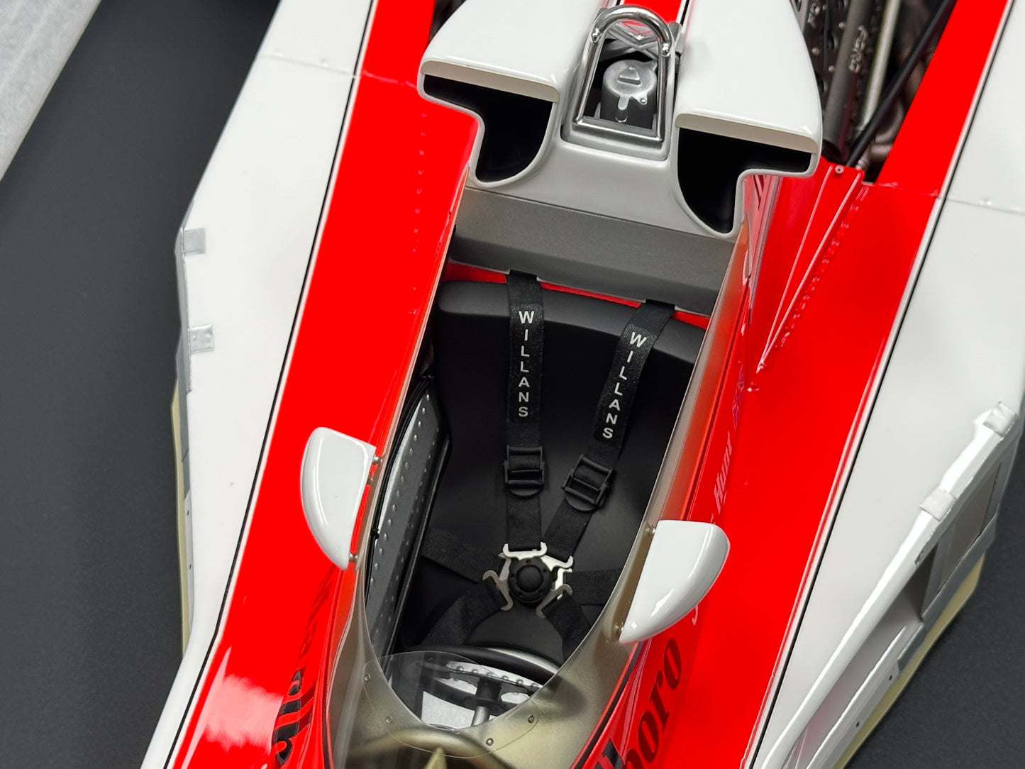 Spark 1/8 McLaren M23 No. 11 (3rd Place, 1976 Japanese GP) – James Hunt – Red & White Livery (08SP263)