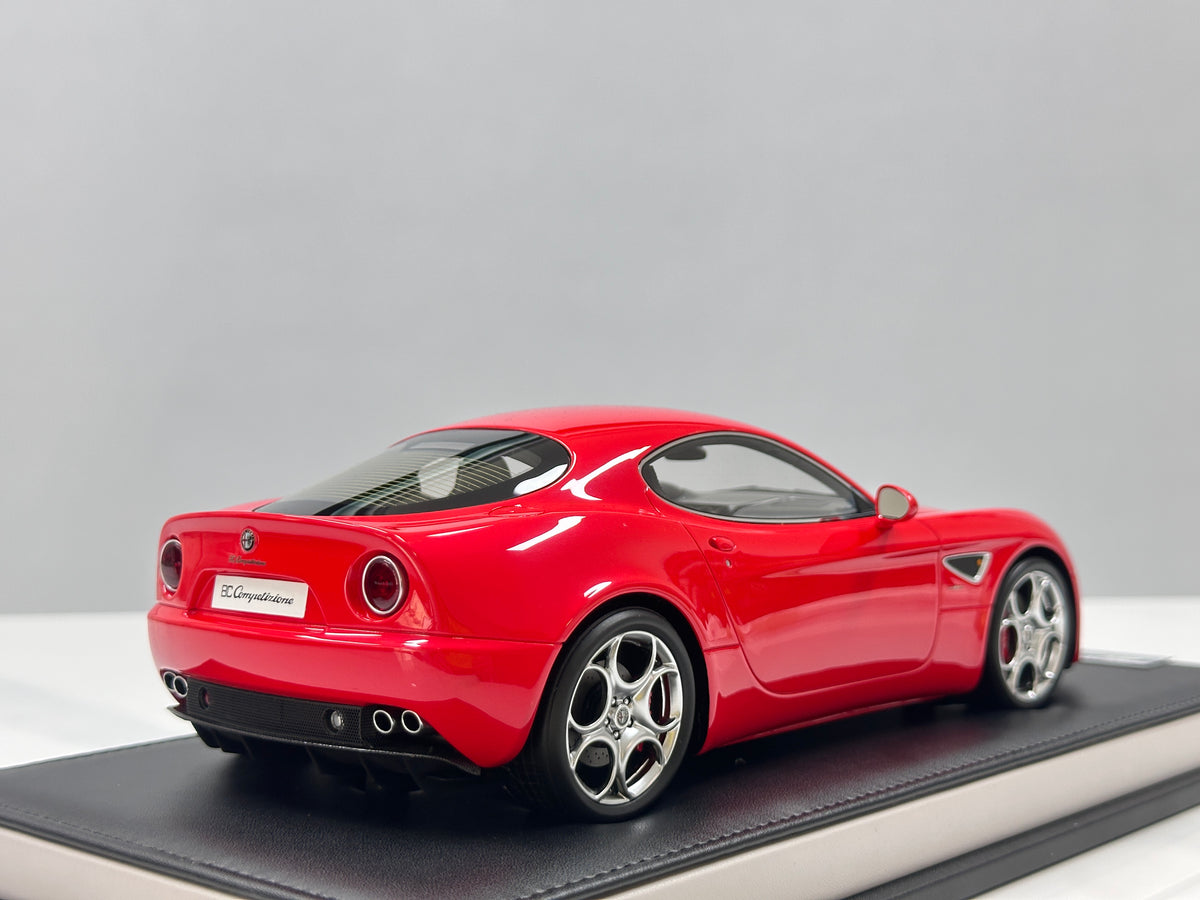 MOTORHELIX 1/18 Alfa Romeo 8C Competizione 2008 Alfa Red MH393