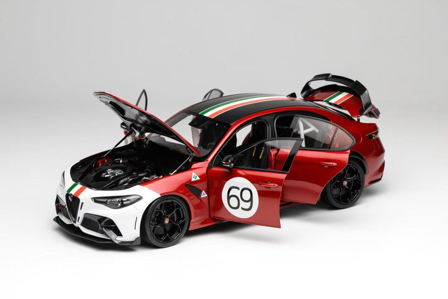 MOTORHELIX 1/18 Diecast Car Model: Alfa Romeo Giulia GTAm