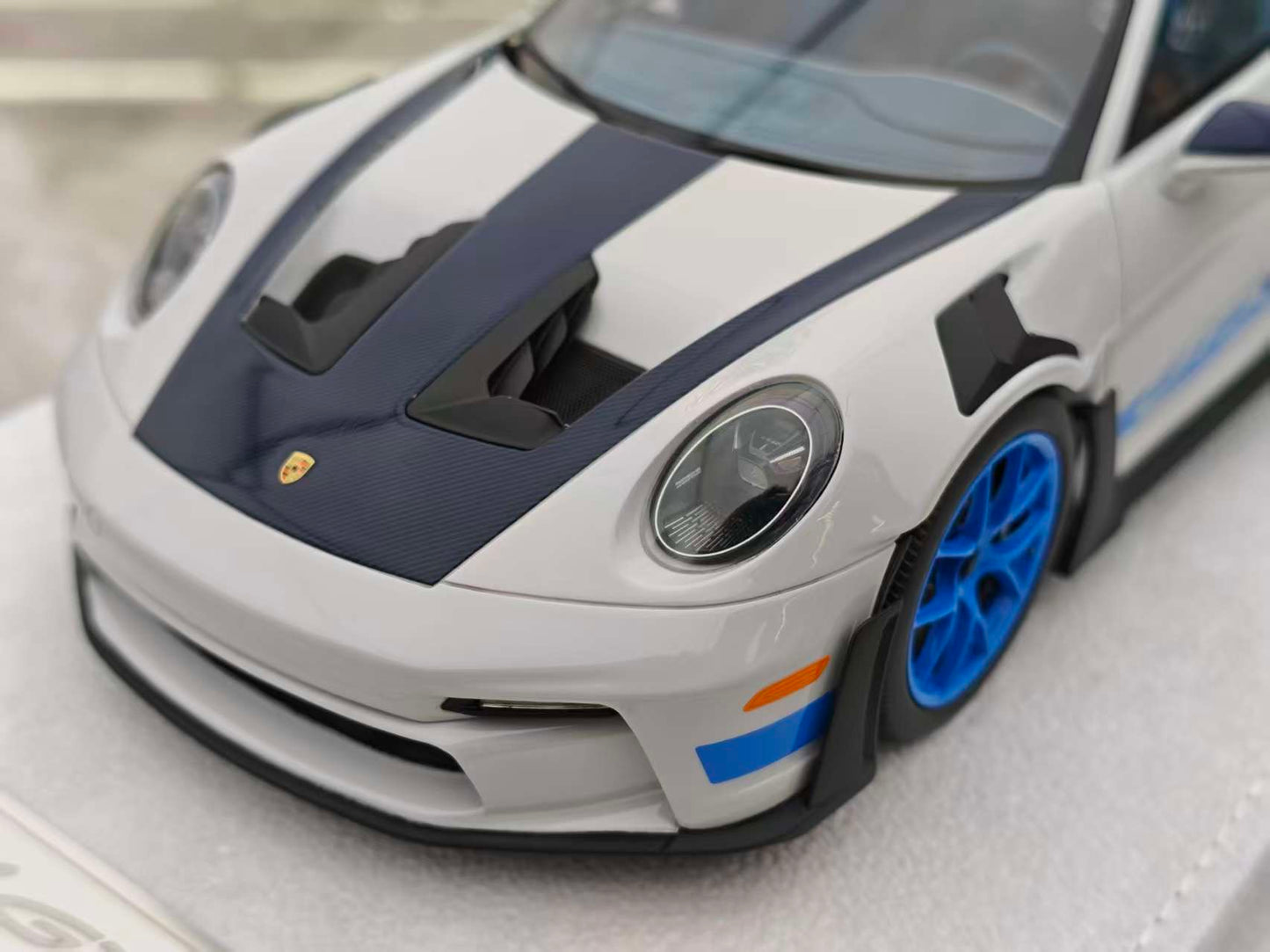 FuelMe 1/18 Porsche 992 GT3RS Grey FM18010LM-19