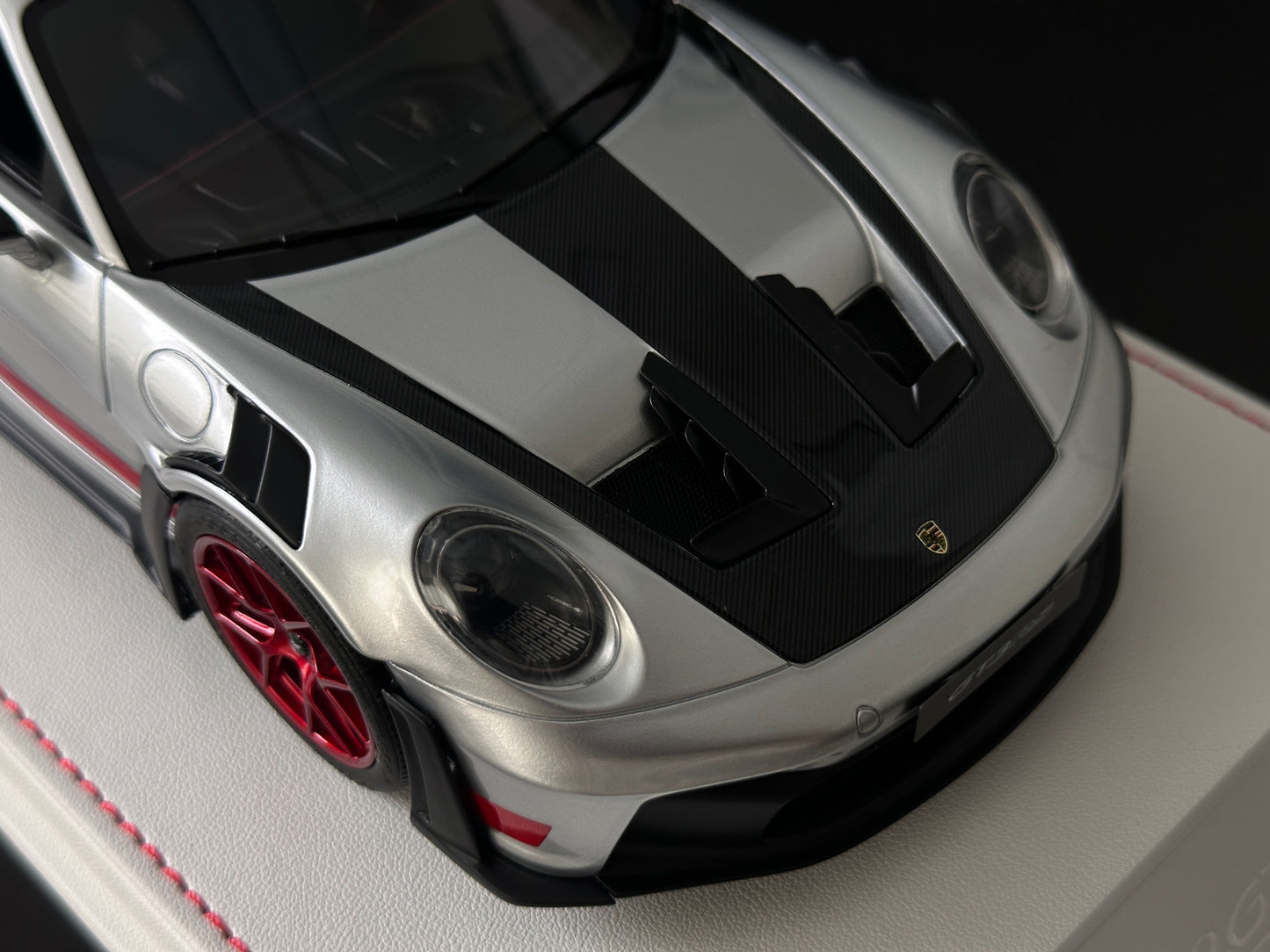 GH MODEL 1/18 Porsche 992 GT3RS Red Seals/GT Silver GH014