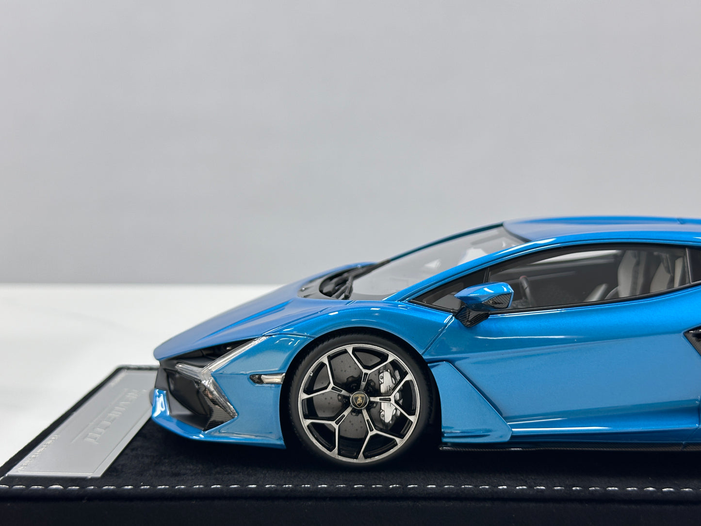 HH Model 1/18 Lamborghini Revuelto 40th Anniversary Blue HH619