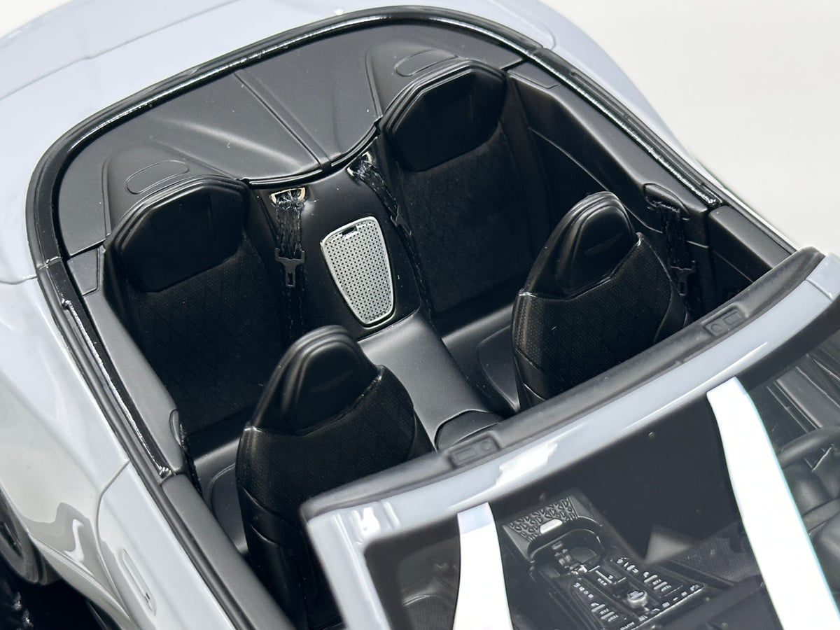 MOTORHELIX 1/18 Aston Martin DB12 Volante (Convertible) - Porcelain Grey - MH396