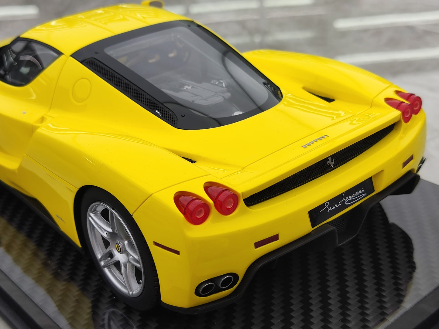 UU 1/18 Ferrari Enzo Yellow Resin Car Model JS-UU006