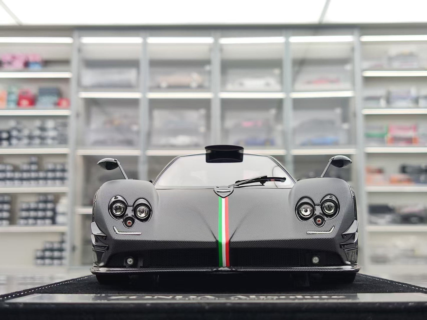 HH Model 1/18 Pagani Zonda Specials Absolute HH556