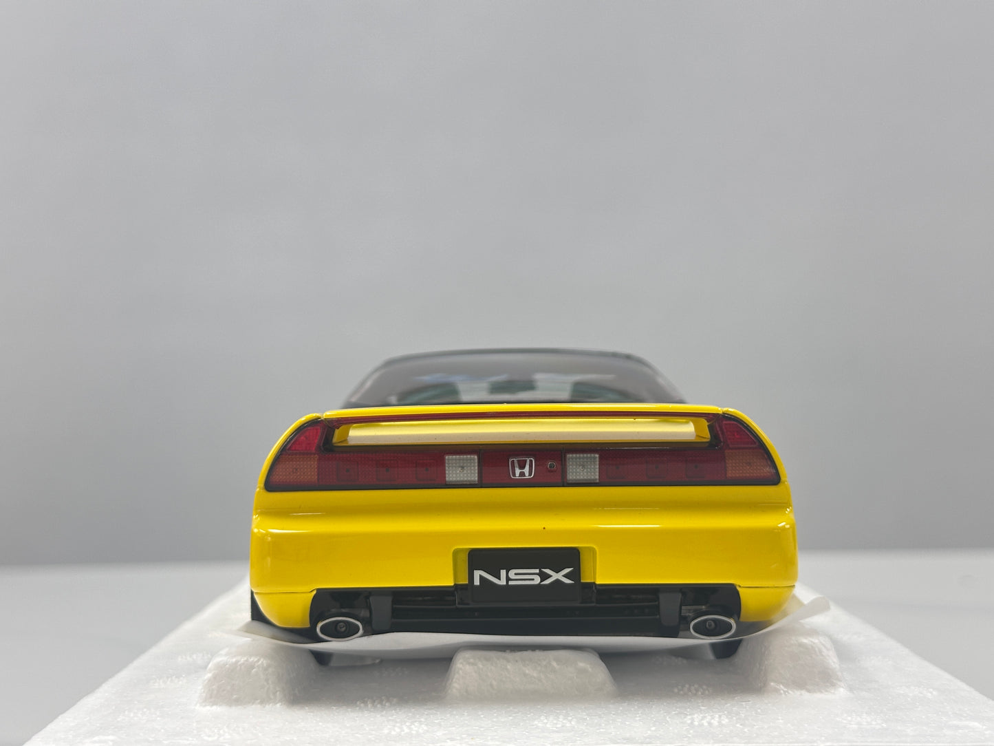 LCD 1/18 Honda NSX 1st Generation (MK1/NA1) Yellow LCD18022-YE
