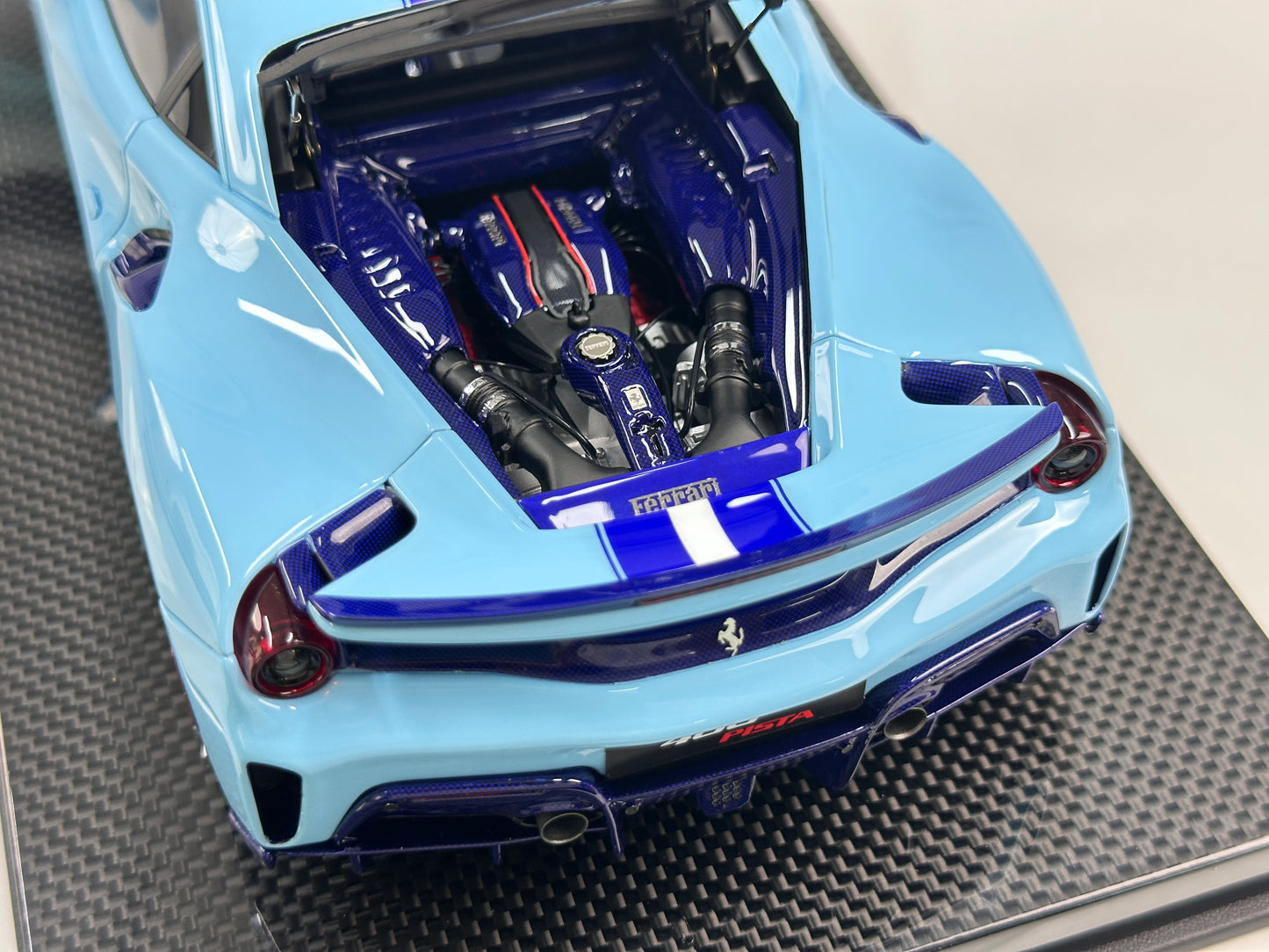 DM Pro 1/18 Ferrari 488pista Resin Fully Opening Baby Blue Simulation Model Car DGP001B
