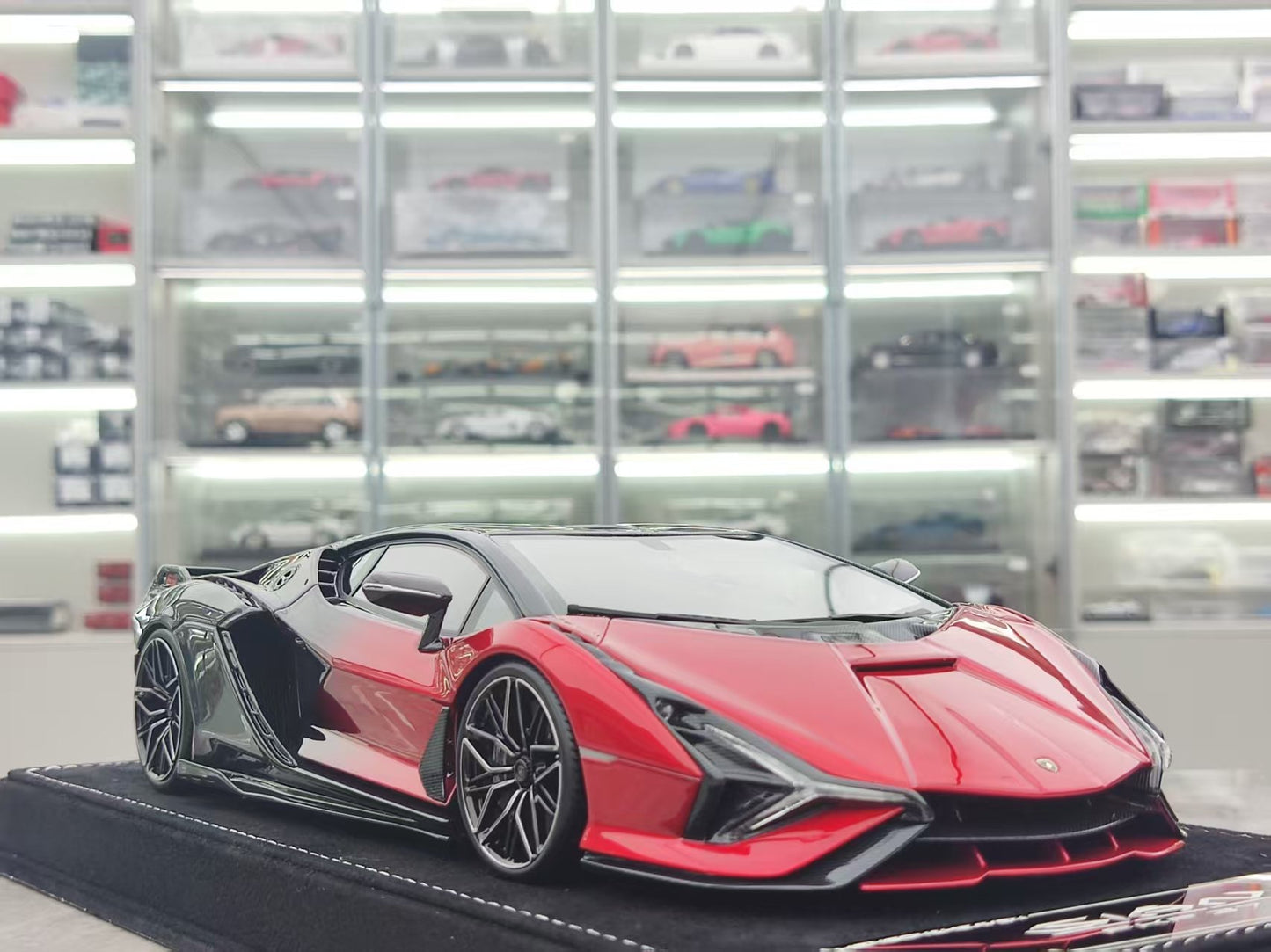 HH Model 1/18 Lamborghini Sian FKP 37 Red and Black Gradient HH495