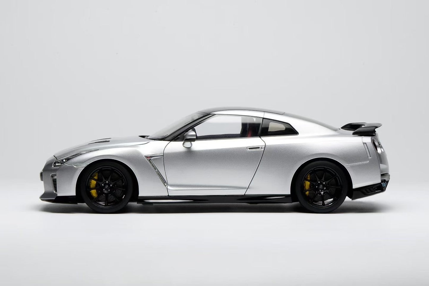 MH 1/18 Nissan GTR R35 All-Opening Alloy Car Model Ornament