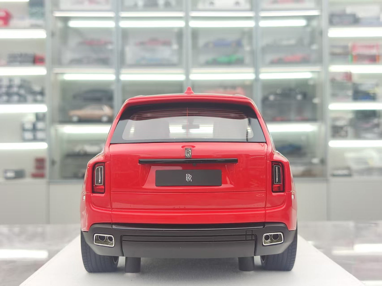 GL 1/18 Rolls-Royce Cullinan Red Model Car JS-GL032