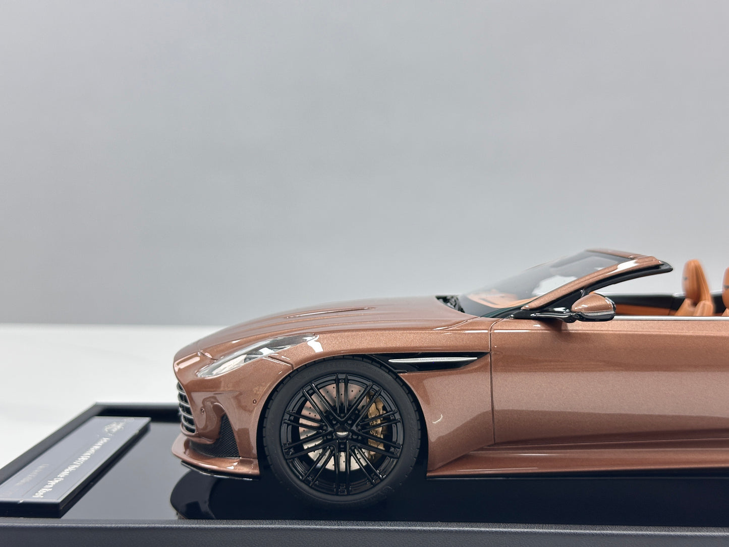 Xiaoguang Model & MotorHelix 1/18 Aston Martin DB12 Volante Convertible – Glamour Copper (MH386)