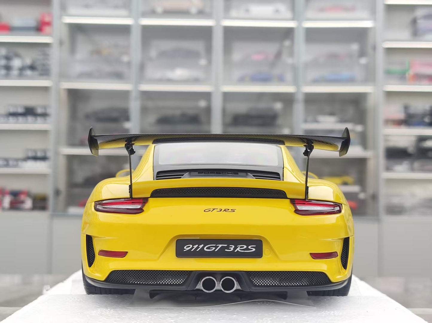 AUTO Art 1/18 Porsche 911 (991.2) GT3 RS Yellow 78178