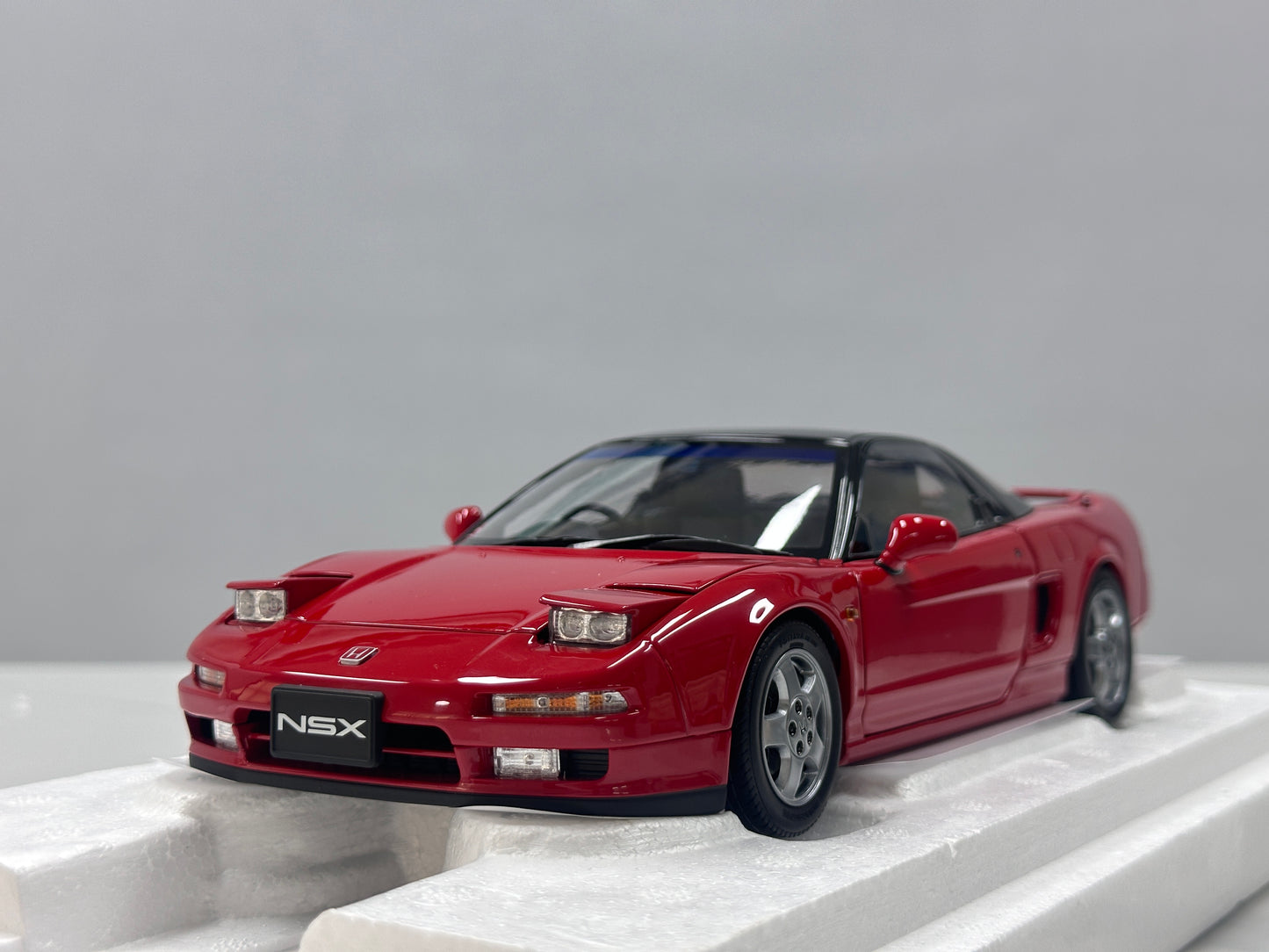 LCD 1/18 Honda NSX 1st Generation (MK1/NA1) Red LCD18022-RE