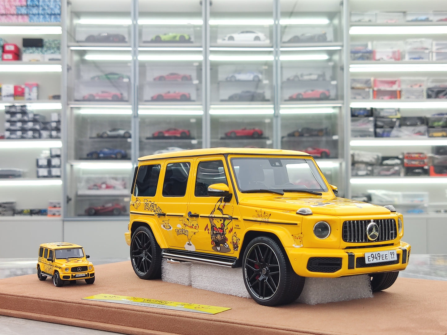 VIP 1/18 Mercedes-Benz G63 Pikachu Set Simulated Car Model JS-VIP001