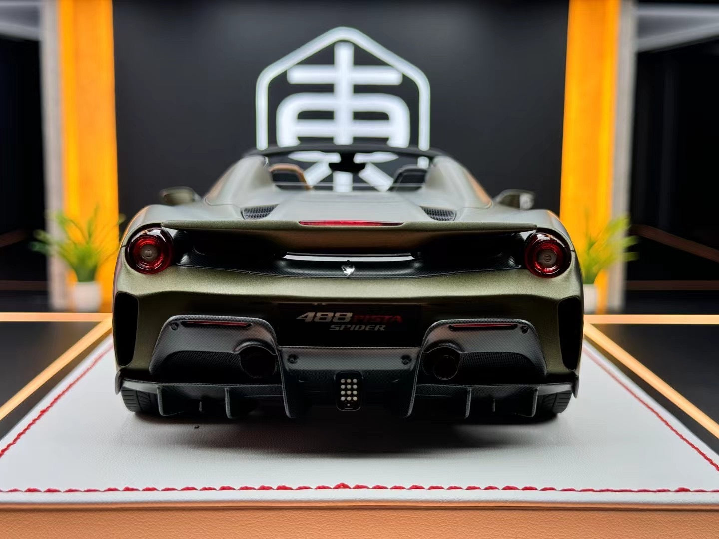 DM 1/18 Ferrari 488 pista spider Verde Masoni Opaco 01/25 DDJ013