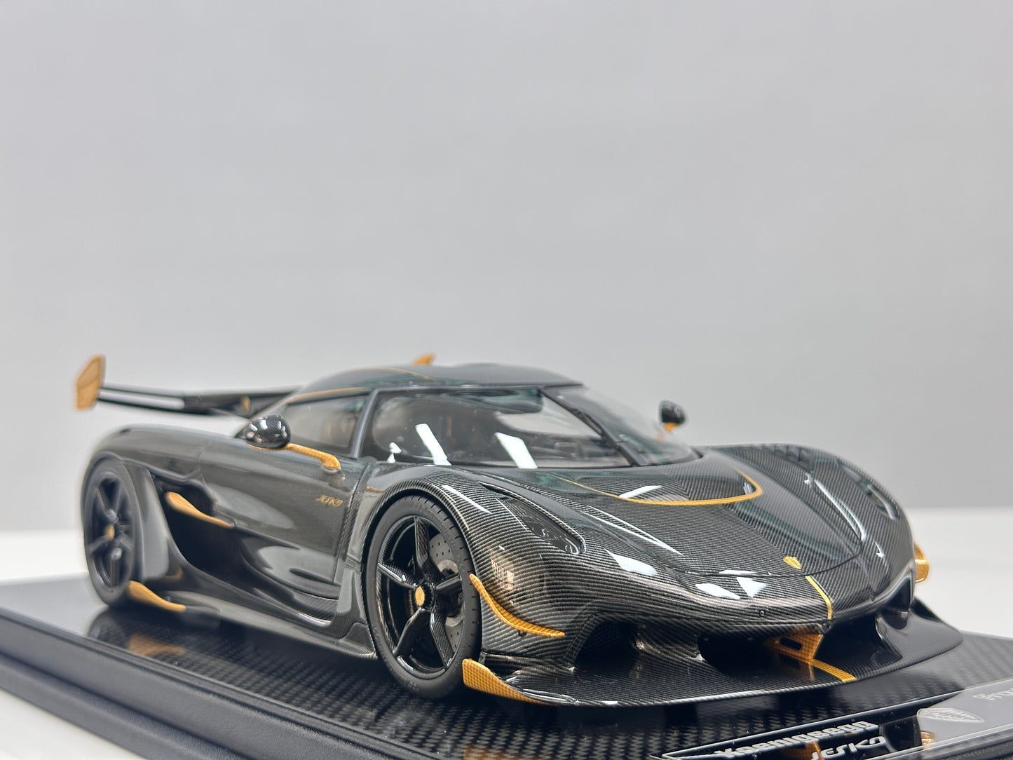 FRONTIART 1/18 Koenigsegg Jesko Carbon Gold FA197