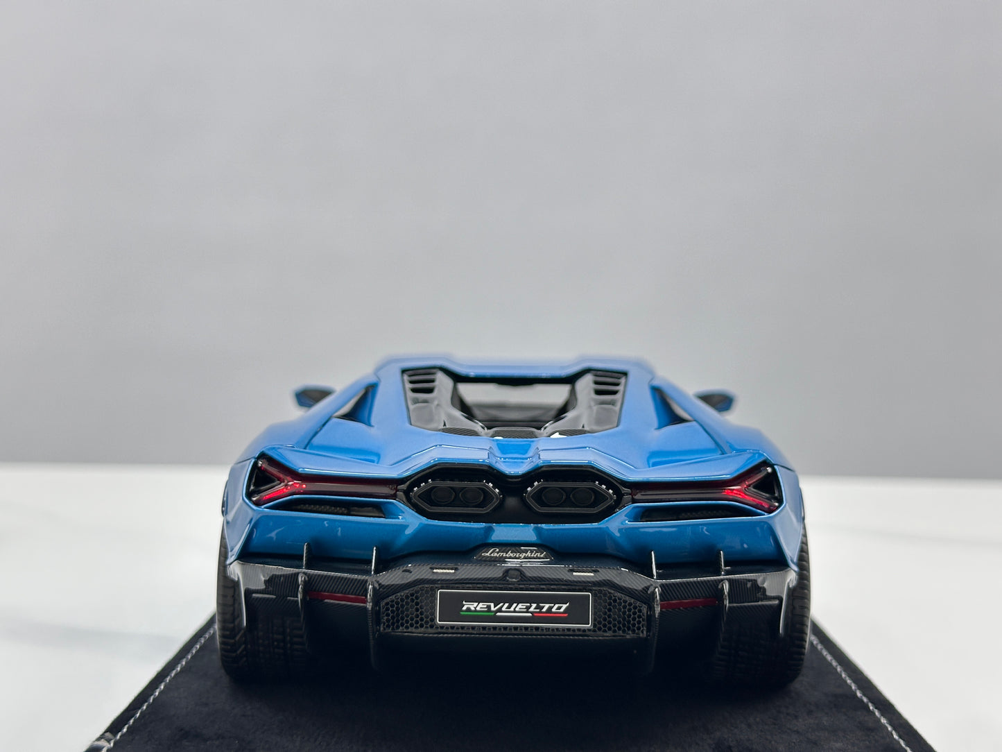 HH Model 1/18 Lamborghini Revuelto 40th Anniversary Blue HH619