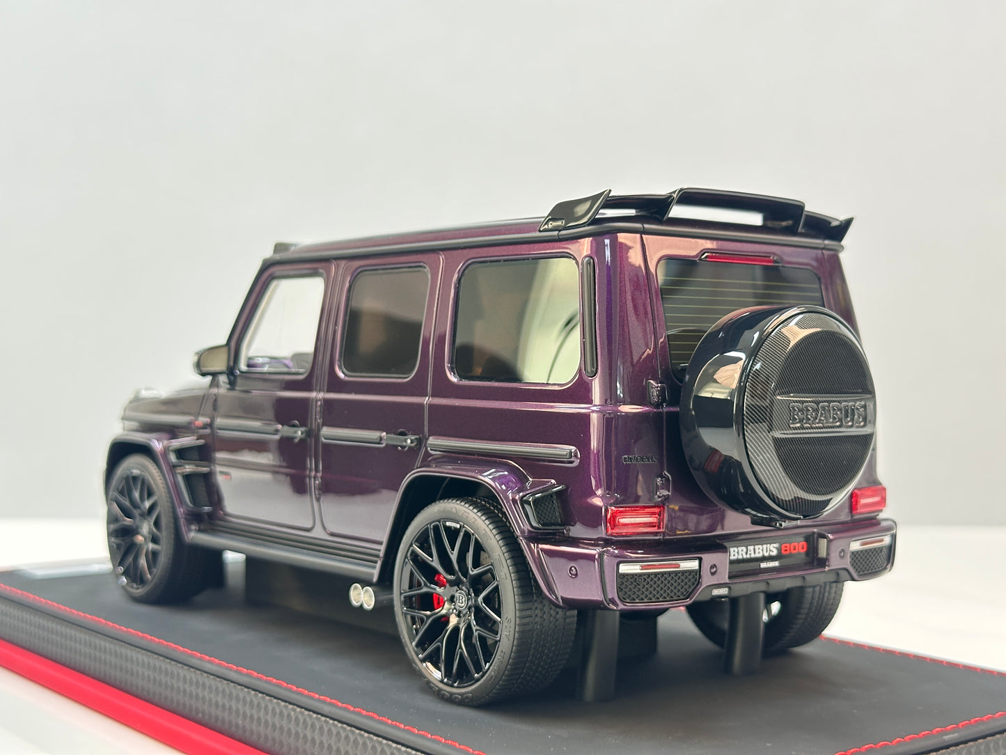 BBA MODEL 1/18 Brabus G800 Metallic Purple BBA081