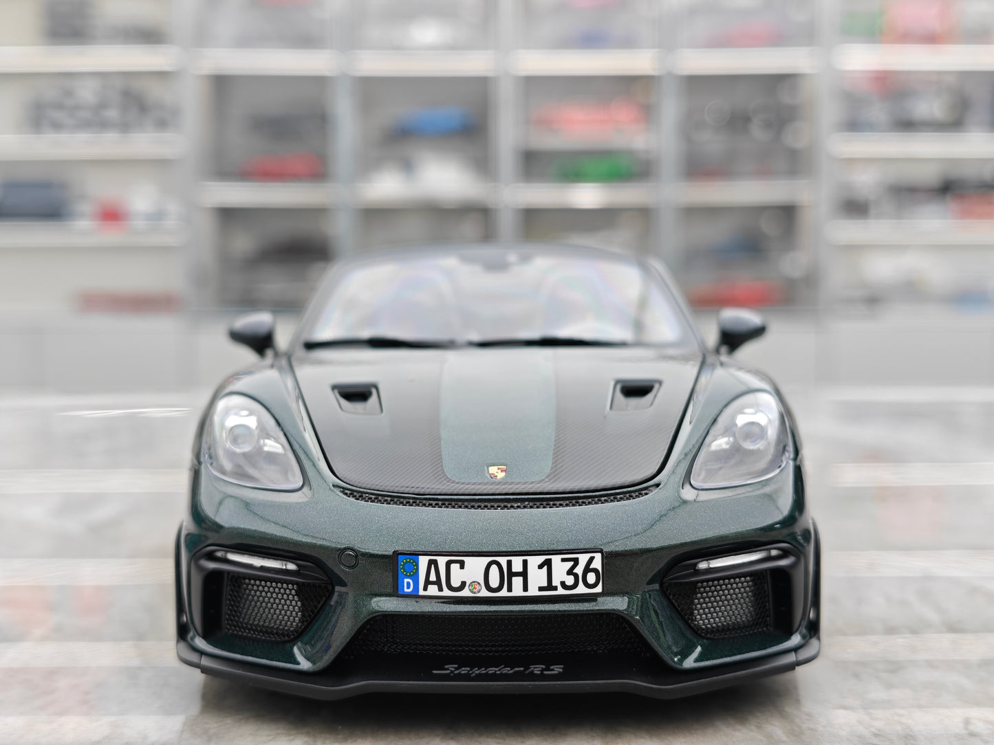 NOREV 1/18 Porsche 718 Spyder RS Forest Green (187272)