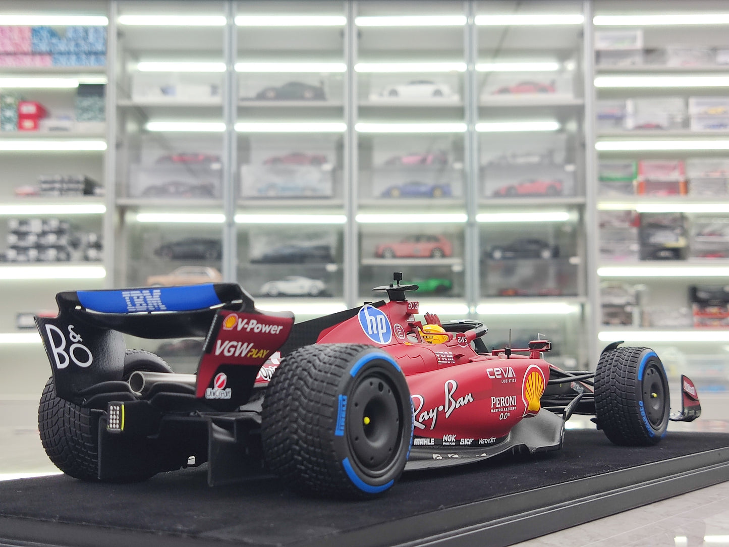 Looksmart 1/18 Ferrari SF-23 Test Fiorano 2025 #44 Lewis Hamilton - First Show in Ferrari Red LS18F1073