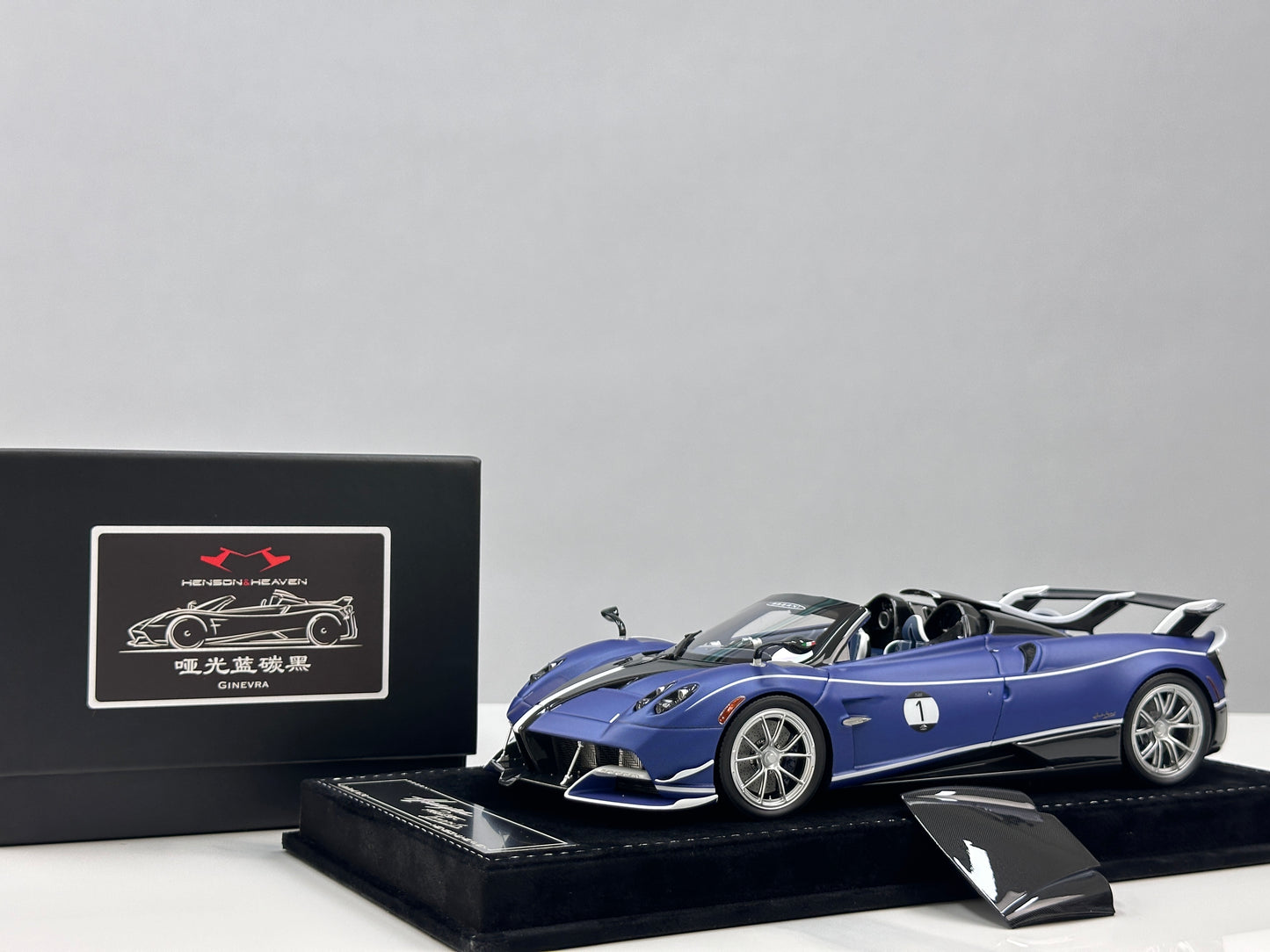 HH Model 1/18 Pagani Huayra Matte Blue & Carbon Black HH663