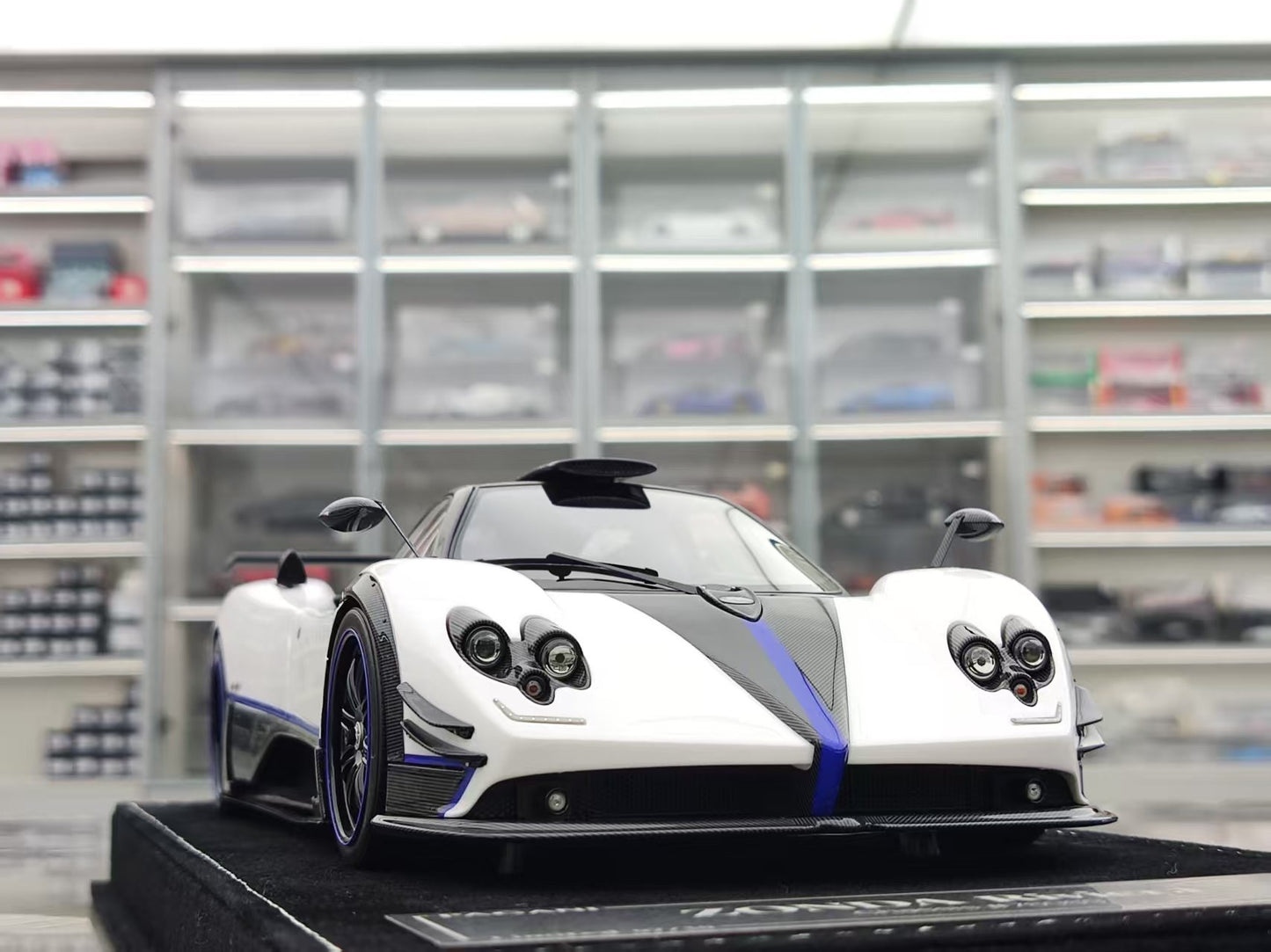 HH Model 1/18 Pagani Zonda Specials Riviera HH549