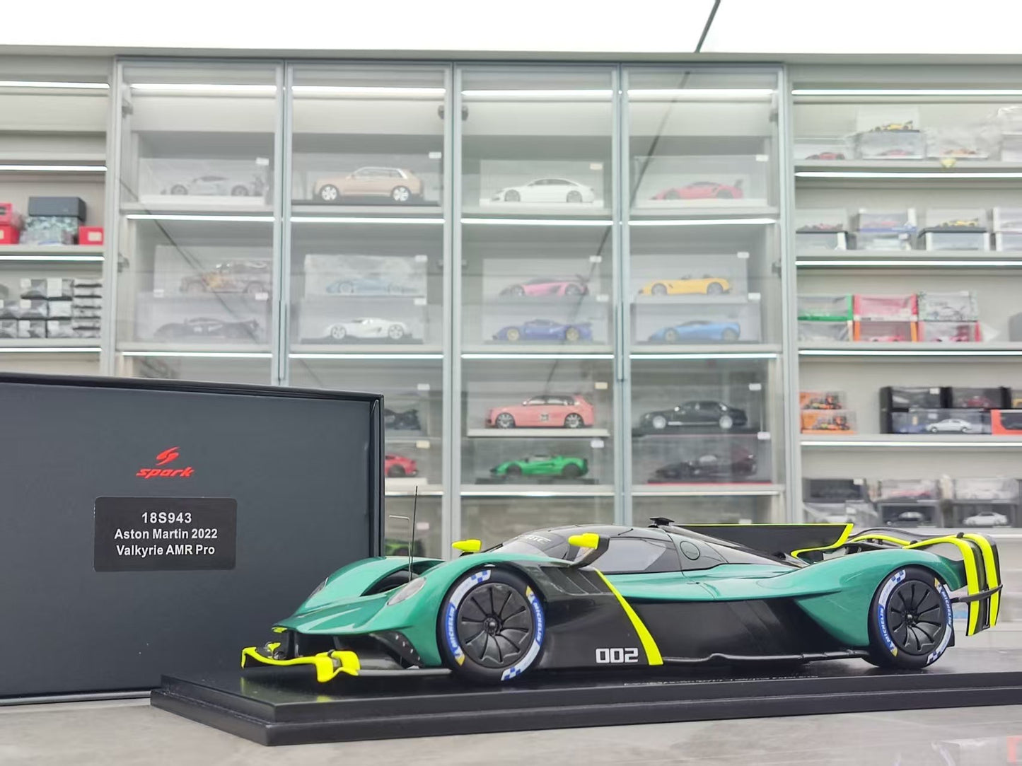 Spark 1/18 Aston Martin Valkyrie AMR Pro 2022 Green 18S943